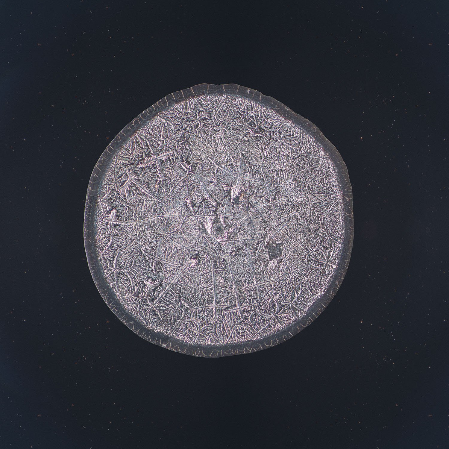 Ari tear photographed under the microscope